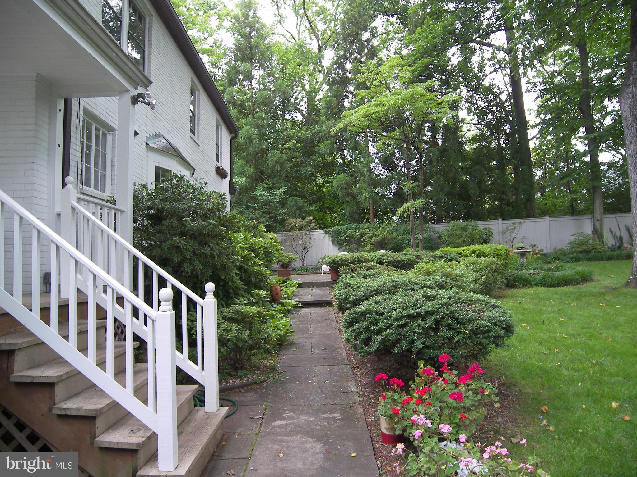 BRADLEY WOODS - Residential Lease