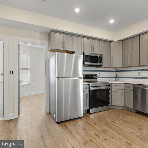 Now offering a free month! This sunlit one bedroom/one bathroom features hardwood floors, gorgeous custom tile shower/baths, quartz countertops, stainless steel appliances, recessed lighting and many windows. There are must-have amenities: bathtub, central air/heat, built-in microwave, dishwasher, garbage disposal and in-unit washer dryer. 509 Gorgas Lane is within walking distance to New Ridge Brewing, Santucci's, Throwbaxx Bar and Grille, the verdant Gorgas Park, Planet Fitness and the Ridge Avenue commercial thoroughfare. Additionally, this property is in close proximity to the I76 on-ramp. Renters pay for electricity and a flat 35/mth fee for water. Dogs and cats are welcome upon the Landlord's approval with a 350 non-refundable pet cleaning deposit for dogs +35/mth pet rent/cats 250 non-refundable +25/mth pet rent. Parking is an additional $150/mth.