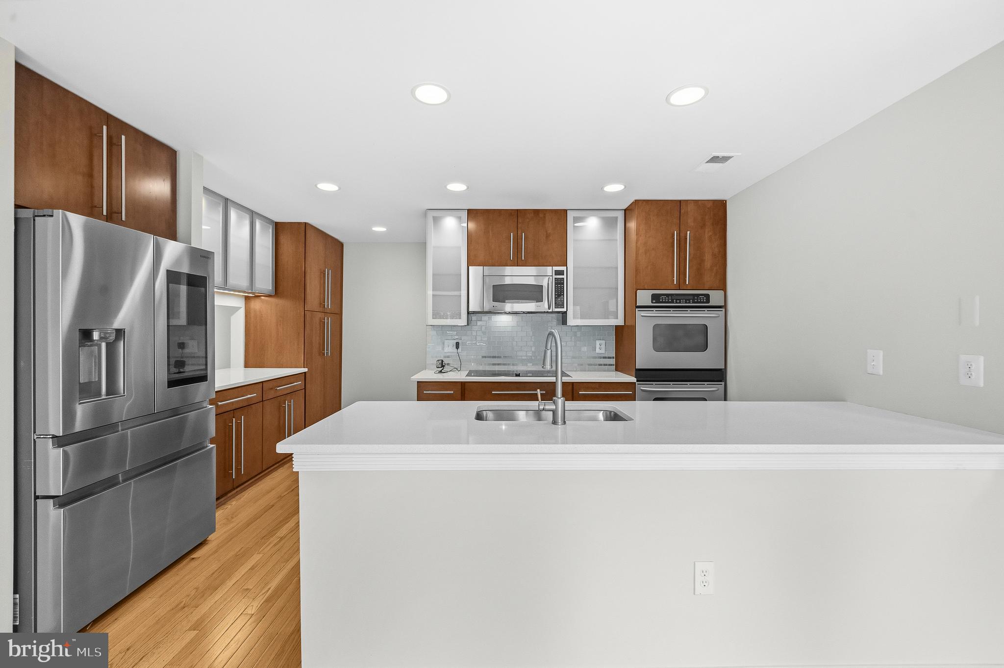 RESTON - Residential