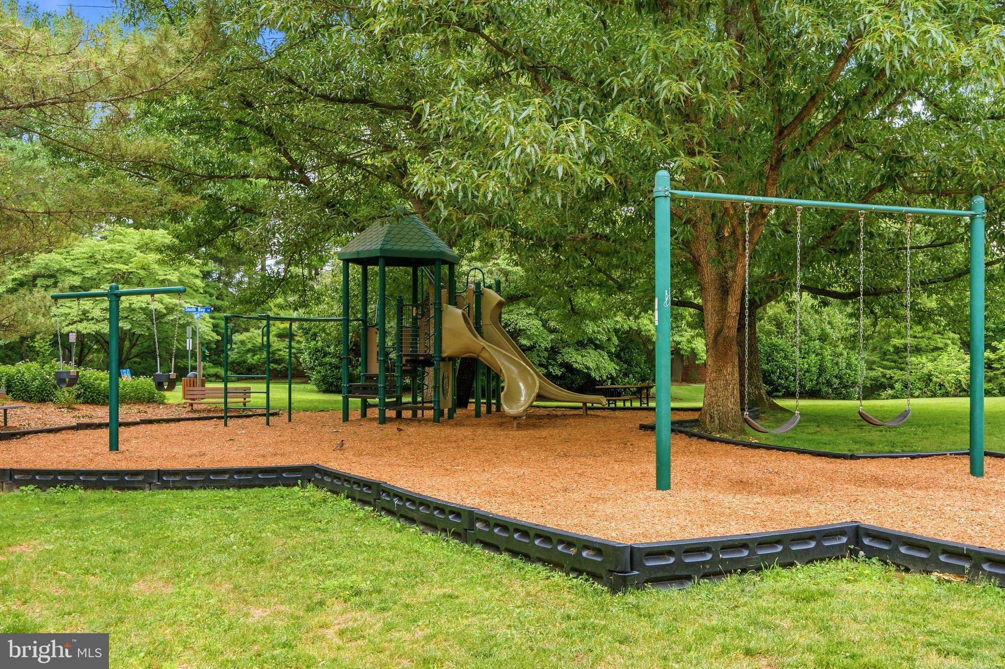 RESTON - Residential