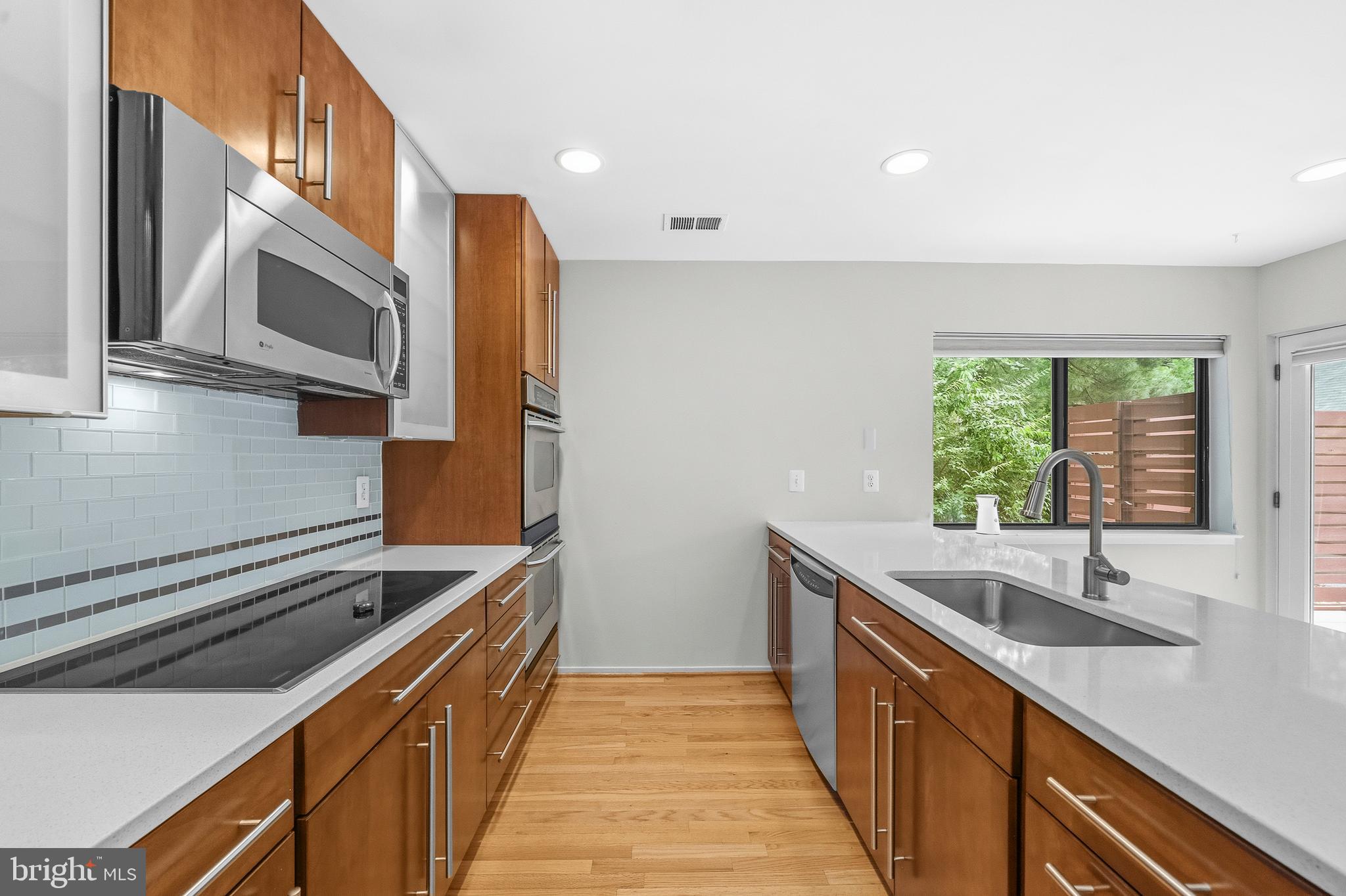 RESTON - Residential