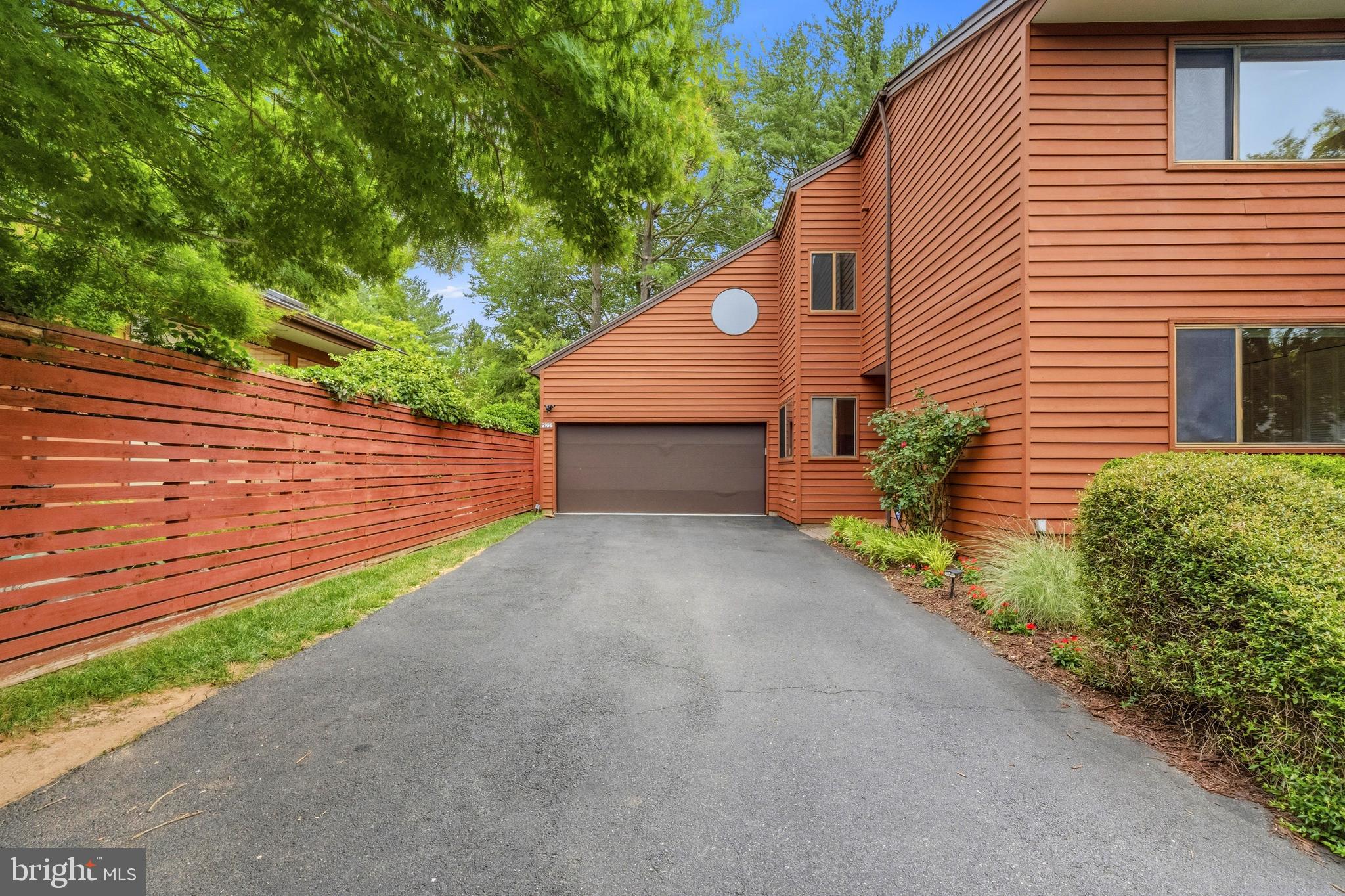 RESTON - Residential