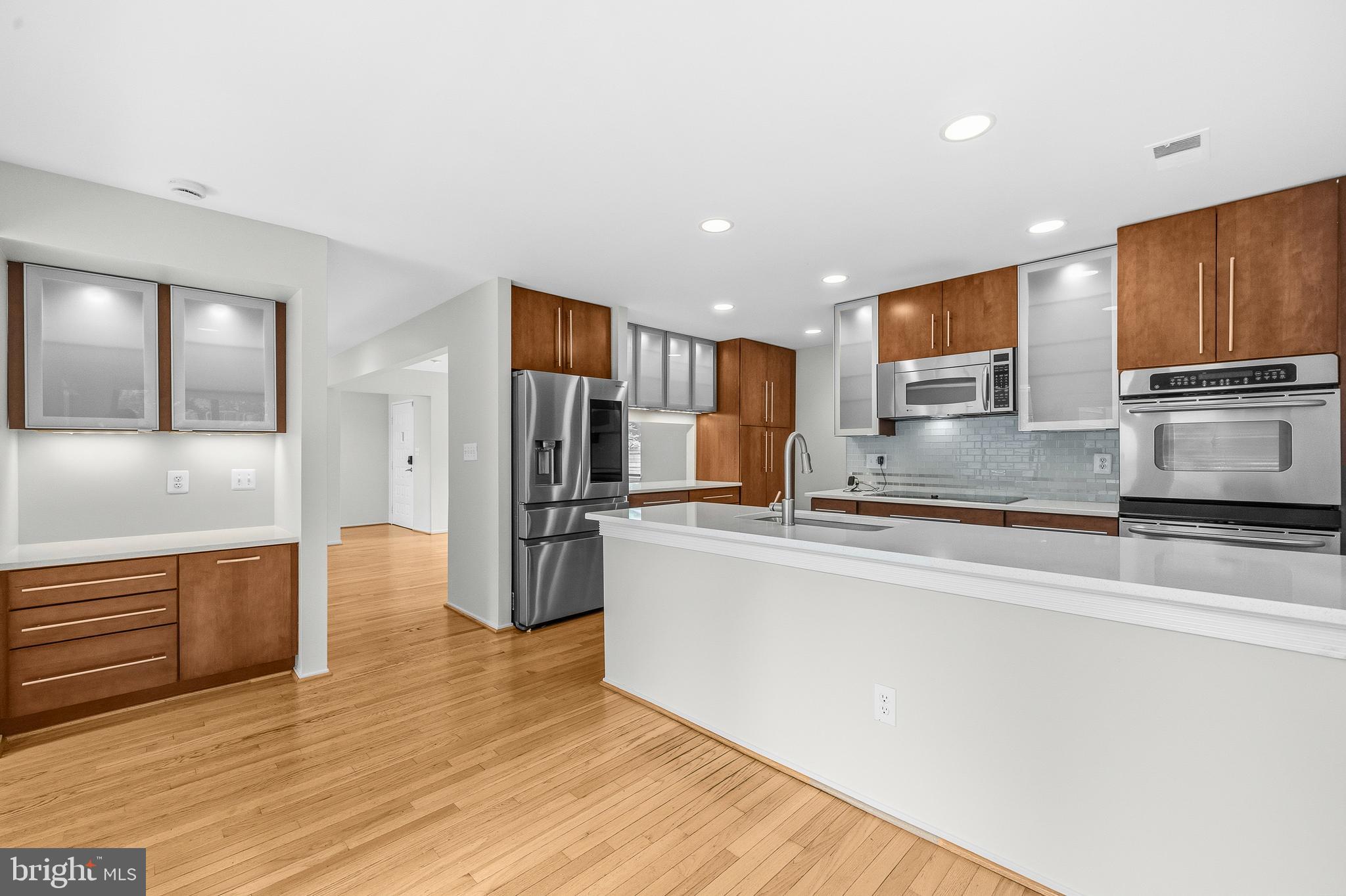 RESTON - Residential