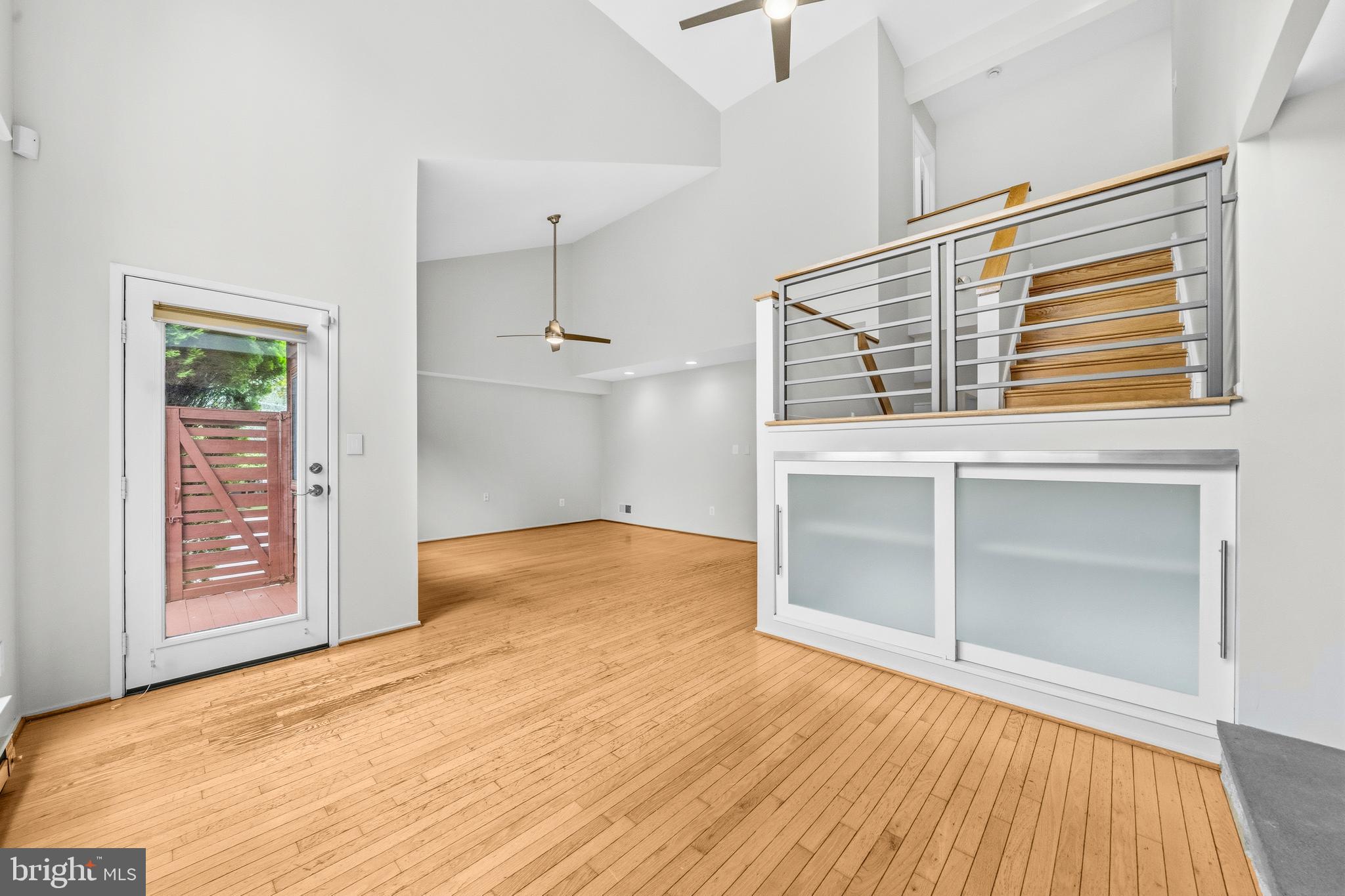 RESTON - Residential