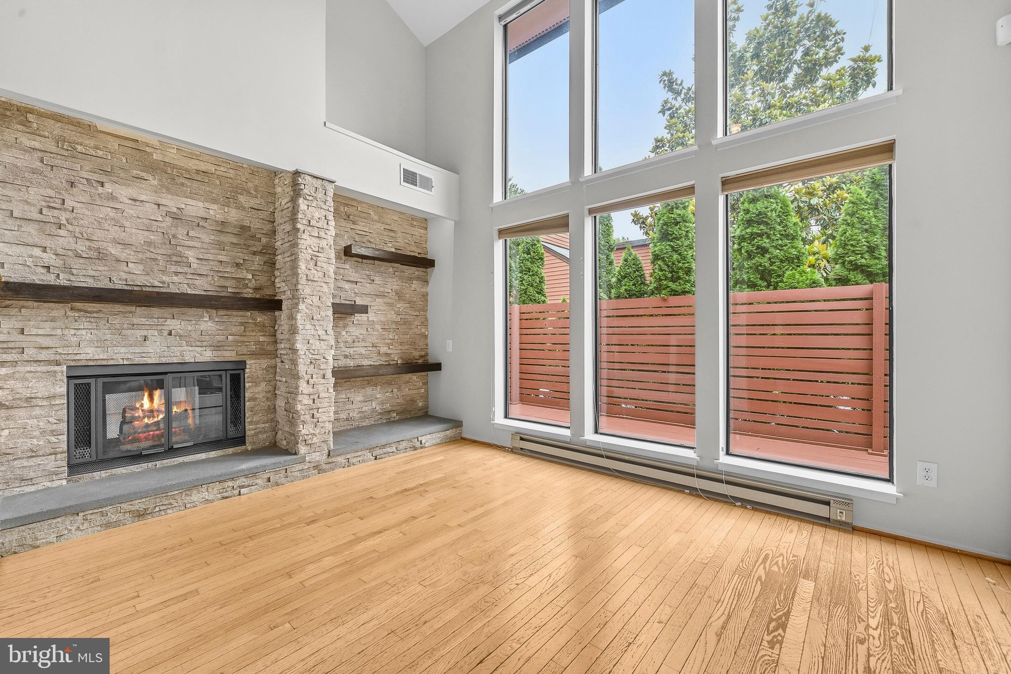 RESTON - Residential