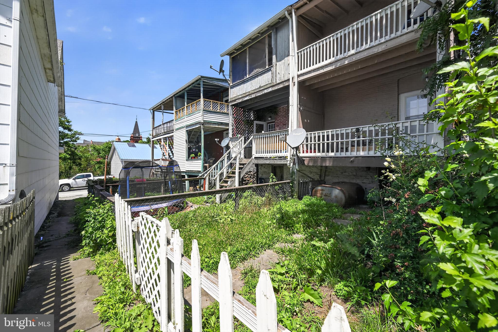 TAMAQUA - Residential Income