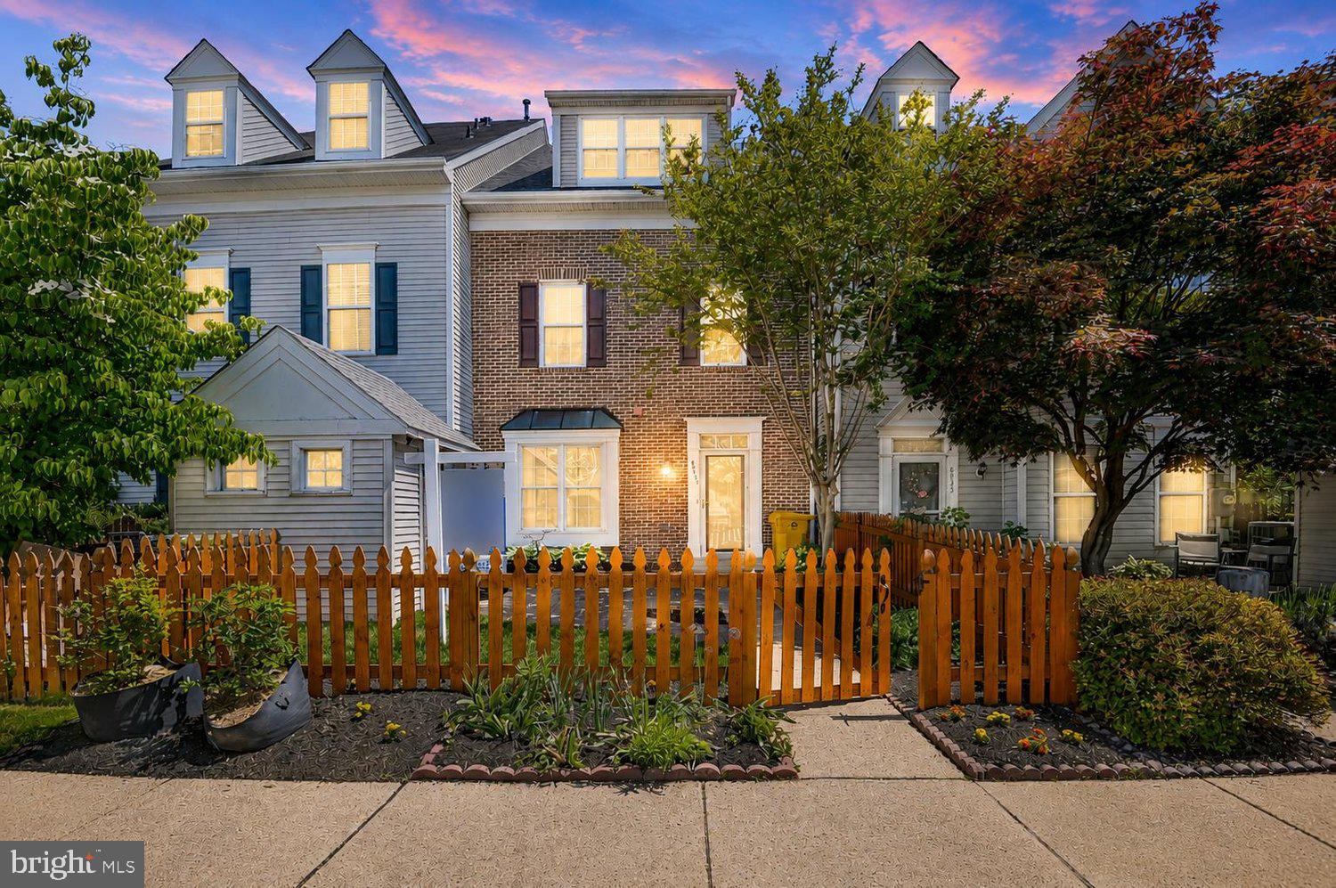 PINEY ORCHARD - Residential