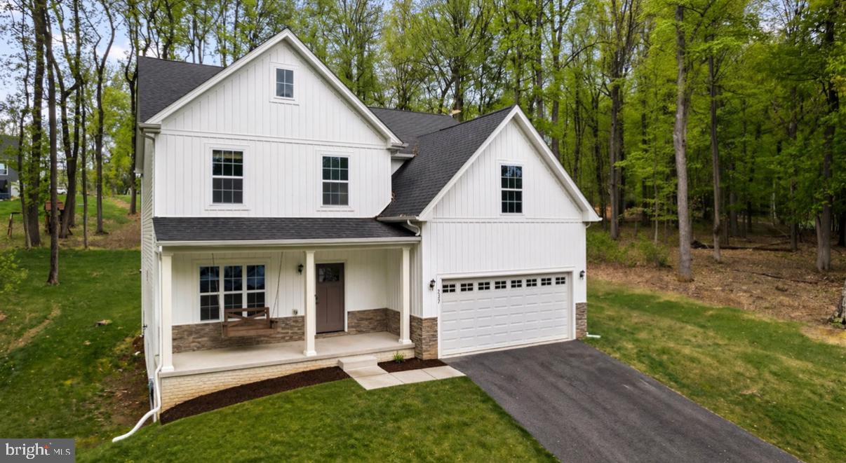 LAKE FOREST ESTATES - Residential