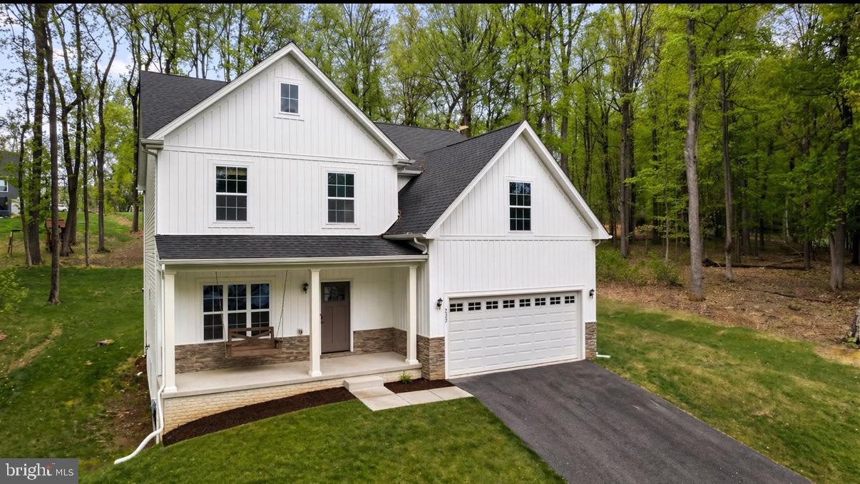LAKE FOREST ESTATES - Residential