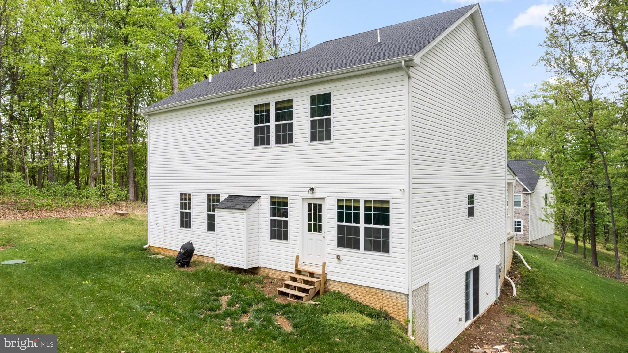 LAKE FOREST ESTATES - Residential