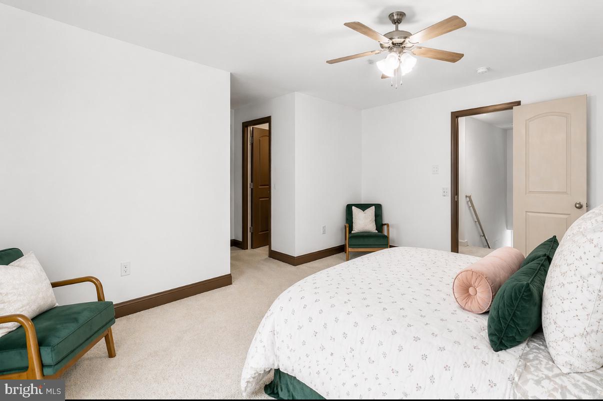LAKE FOREST ESTATES - Residential