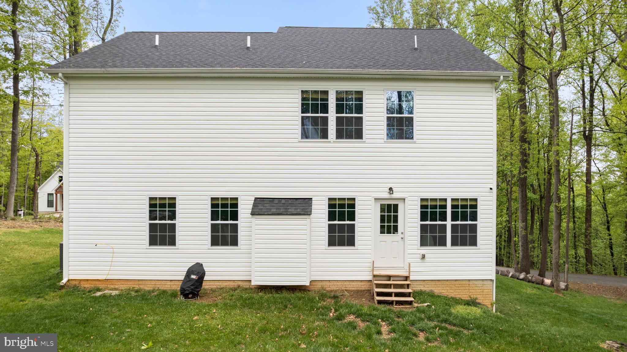 LAKE FOREST ESTATES - Residential
