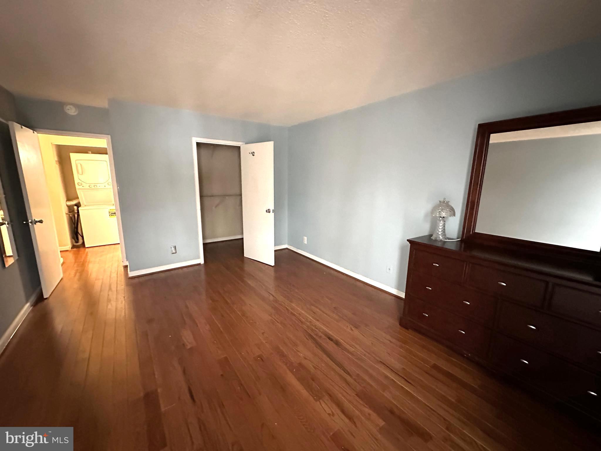 IDYLWOOD TOWERS CONDO - Residential