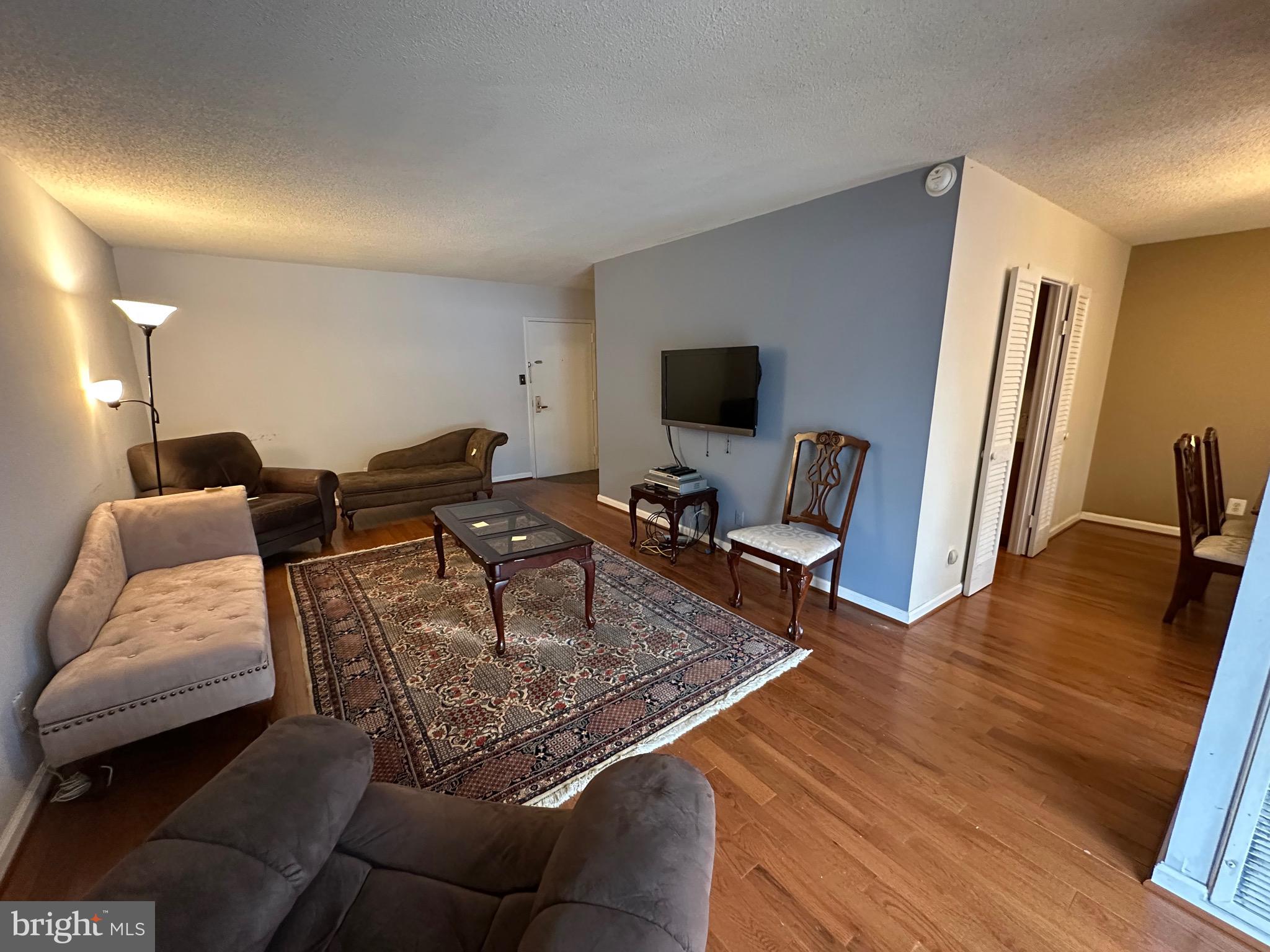 IDYLWOOD TOWERS CONDO - Residential