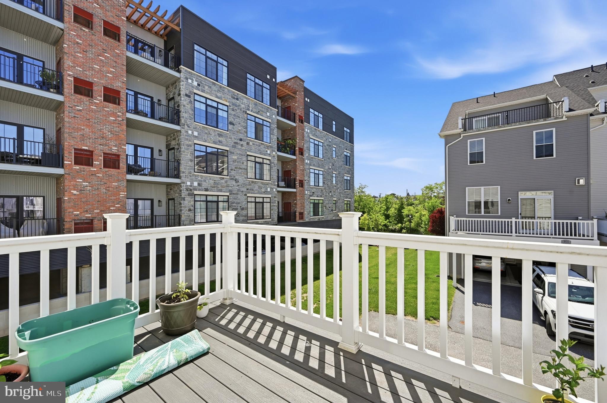 STEELPOINTE - Residential