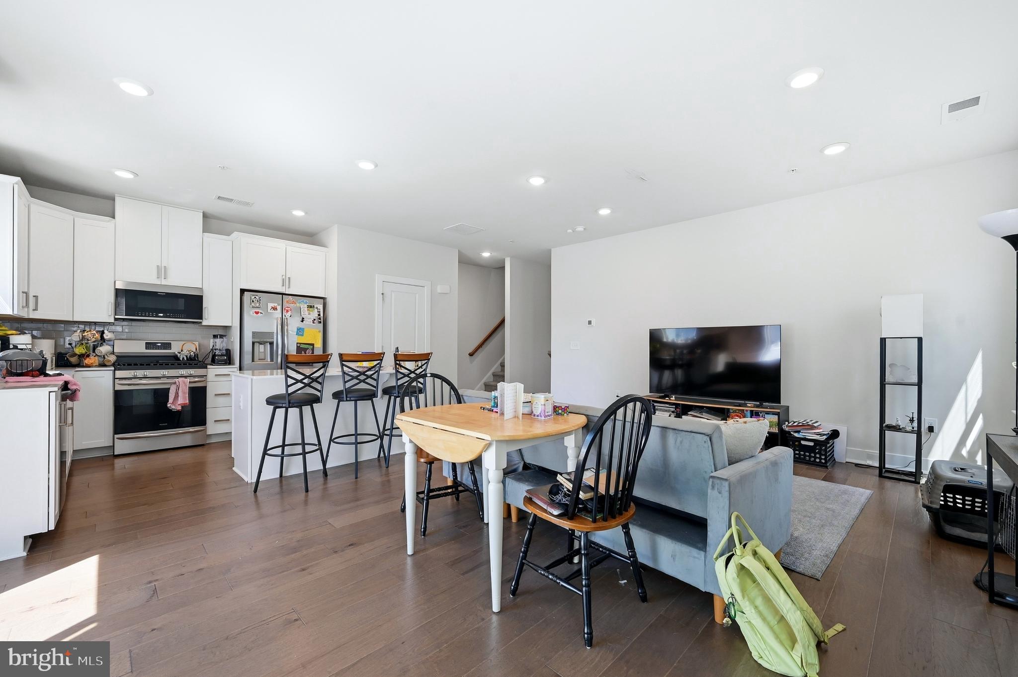 STEELPOINTE - Residential