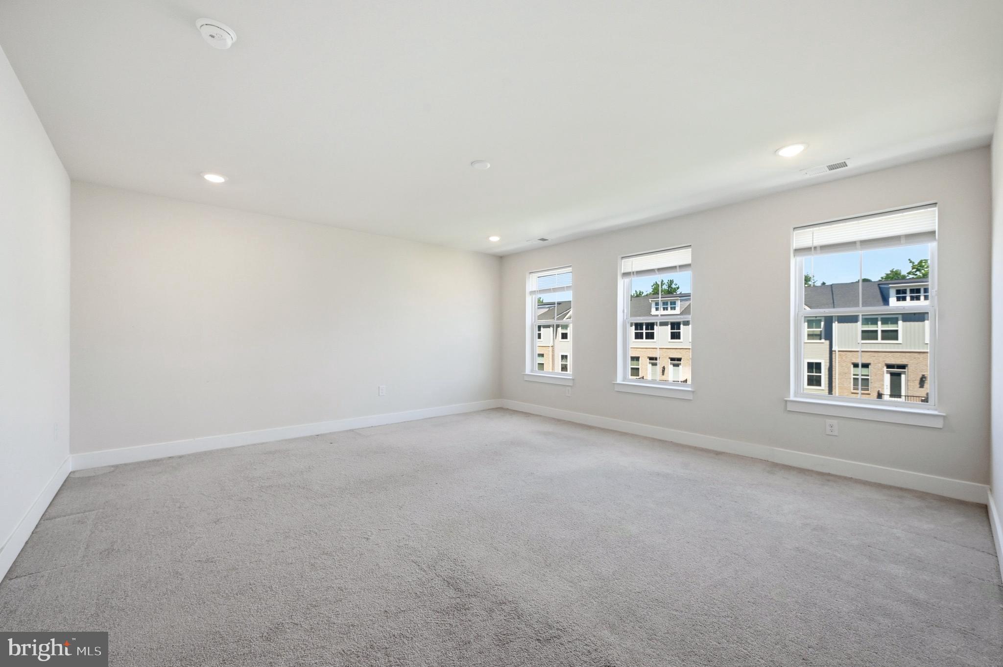 STEELPOINTE - Residential