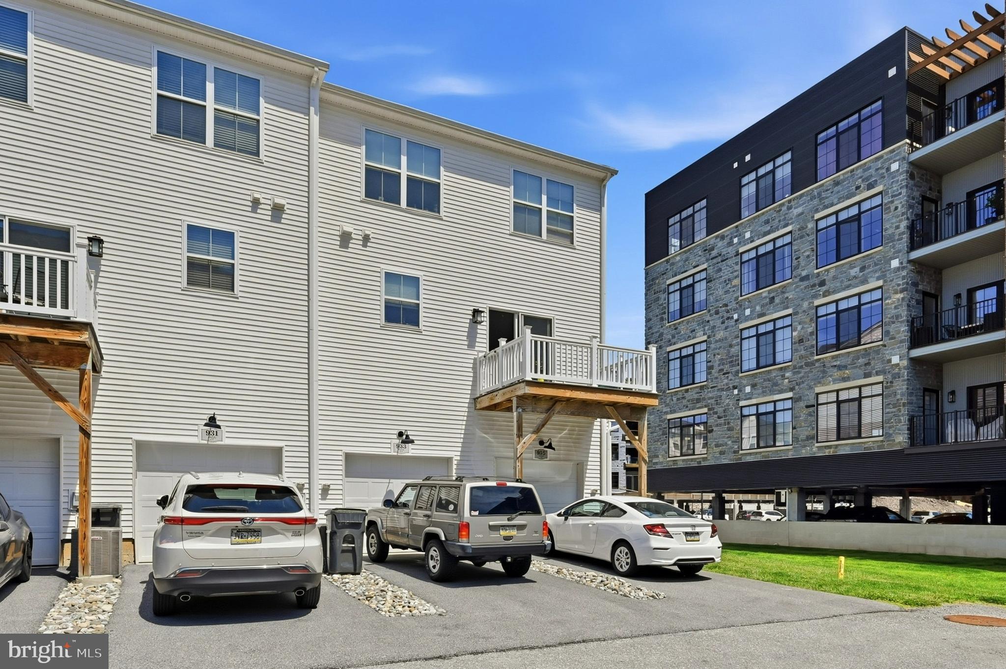 STEELPOINTE - Residential
