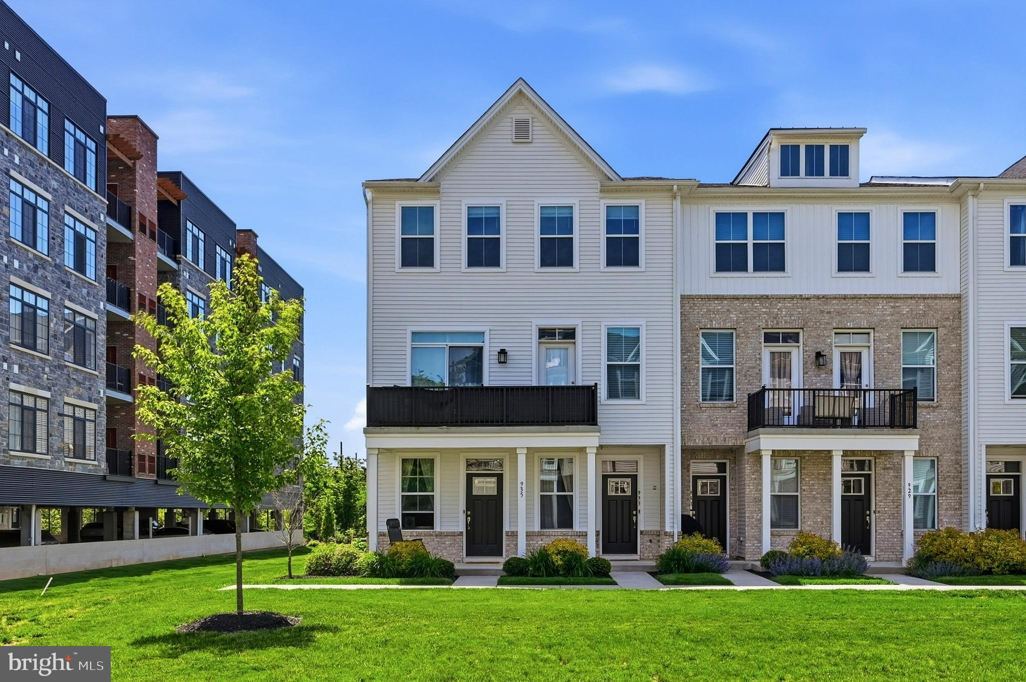 STEELPOINTE - Residential