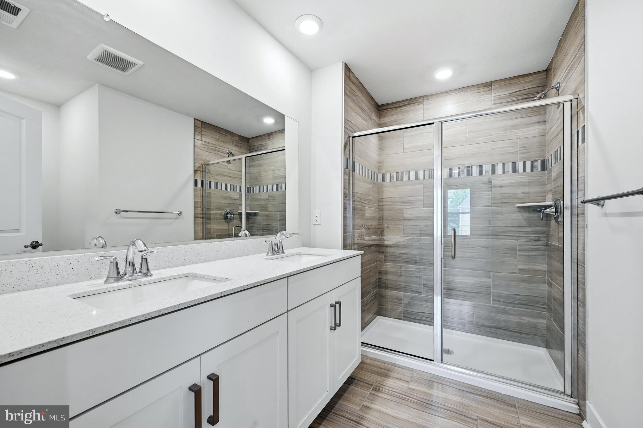 STEELPOINTE - Residential