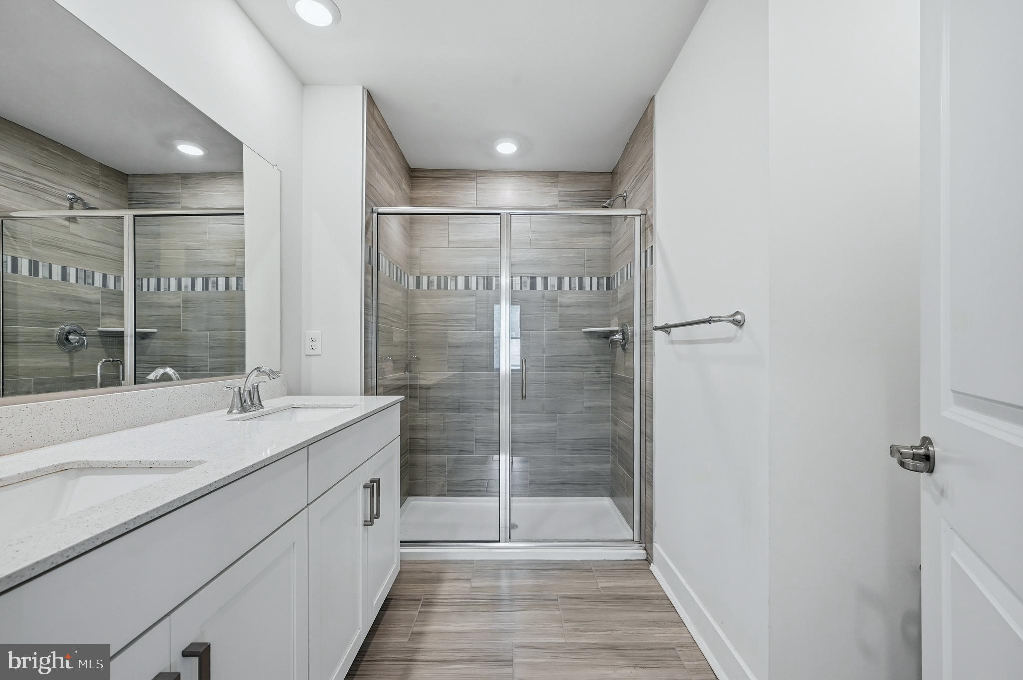 STEELPOINTE - Residential