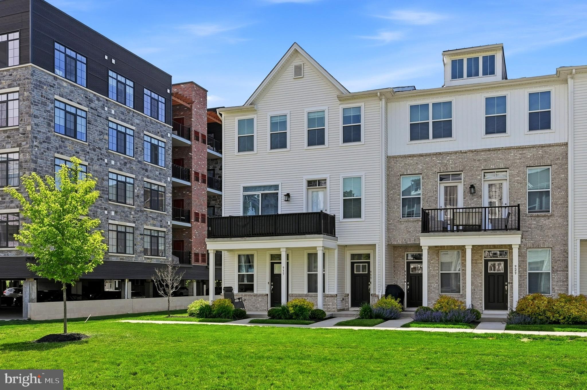 STEELPOINTE - Residential