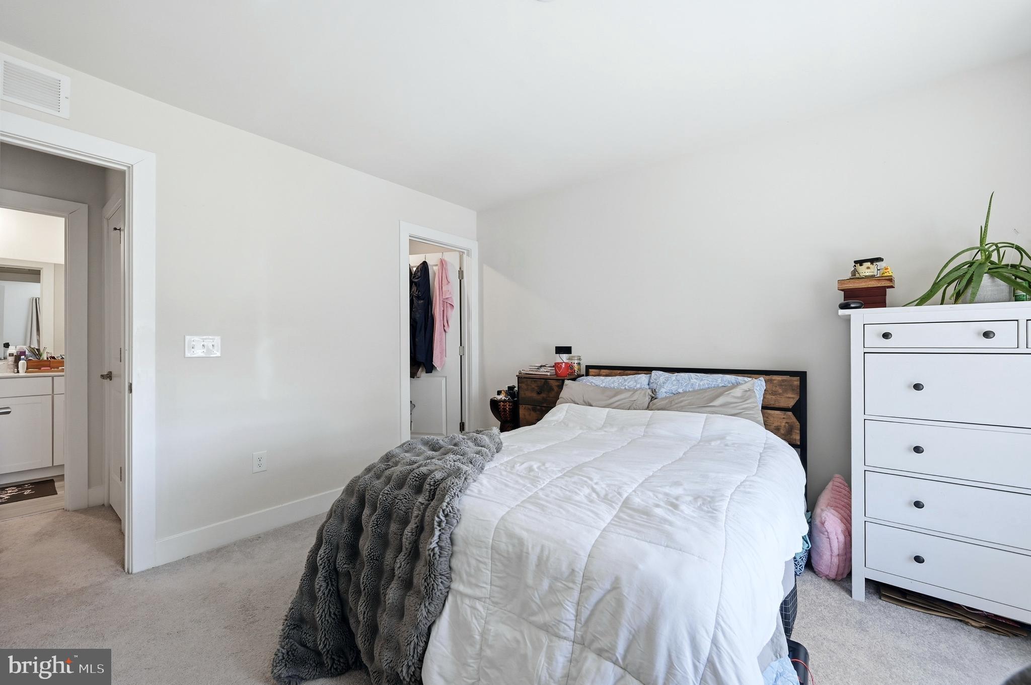 STEELPOINTE - Residential