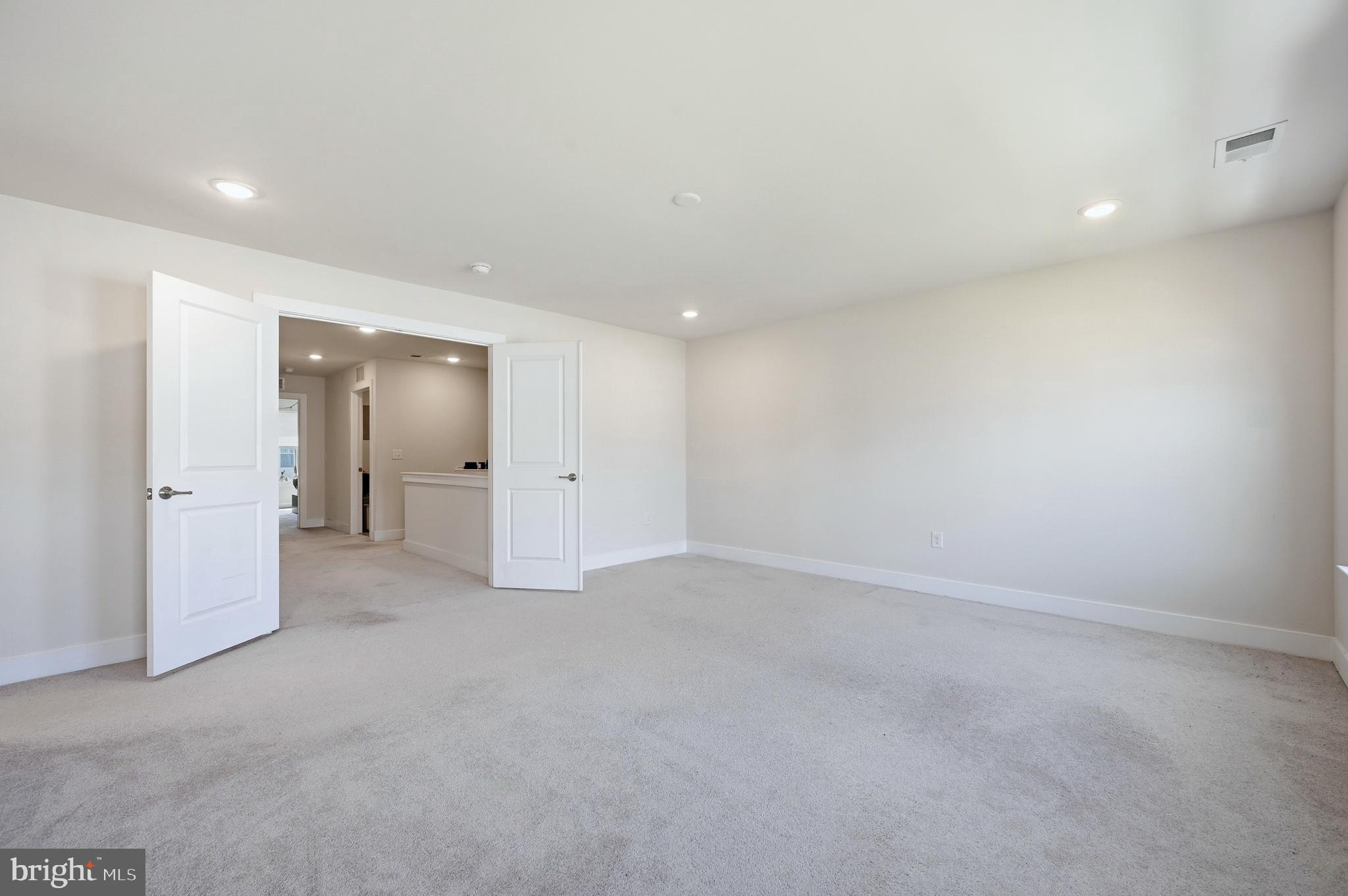 STEELPOINTE - Residential
