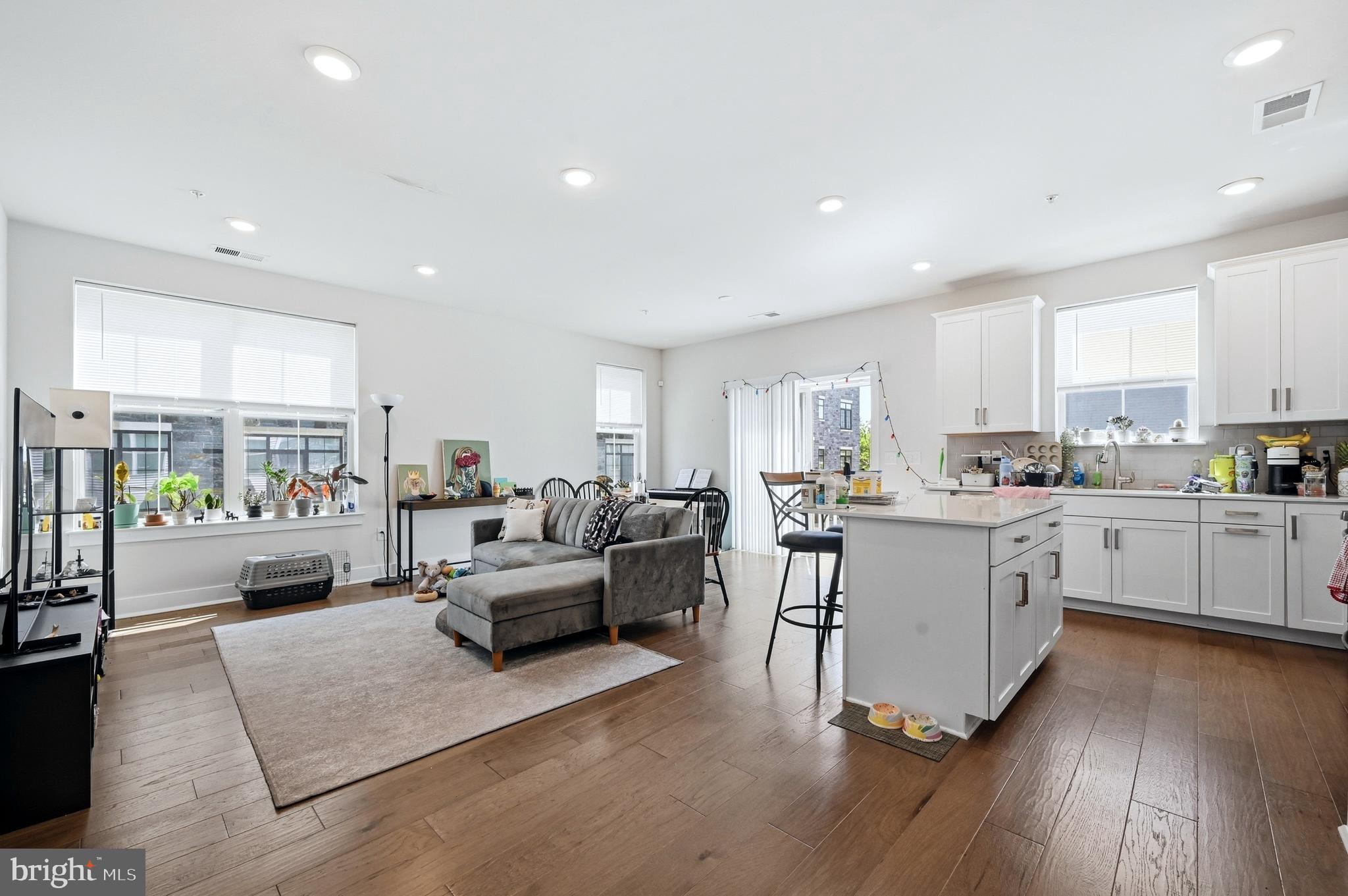 STEELPOINTE - Residential