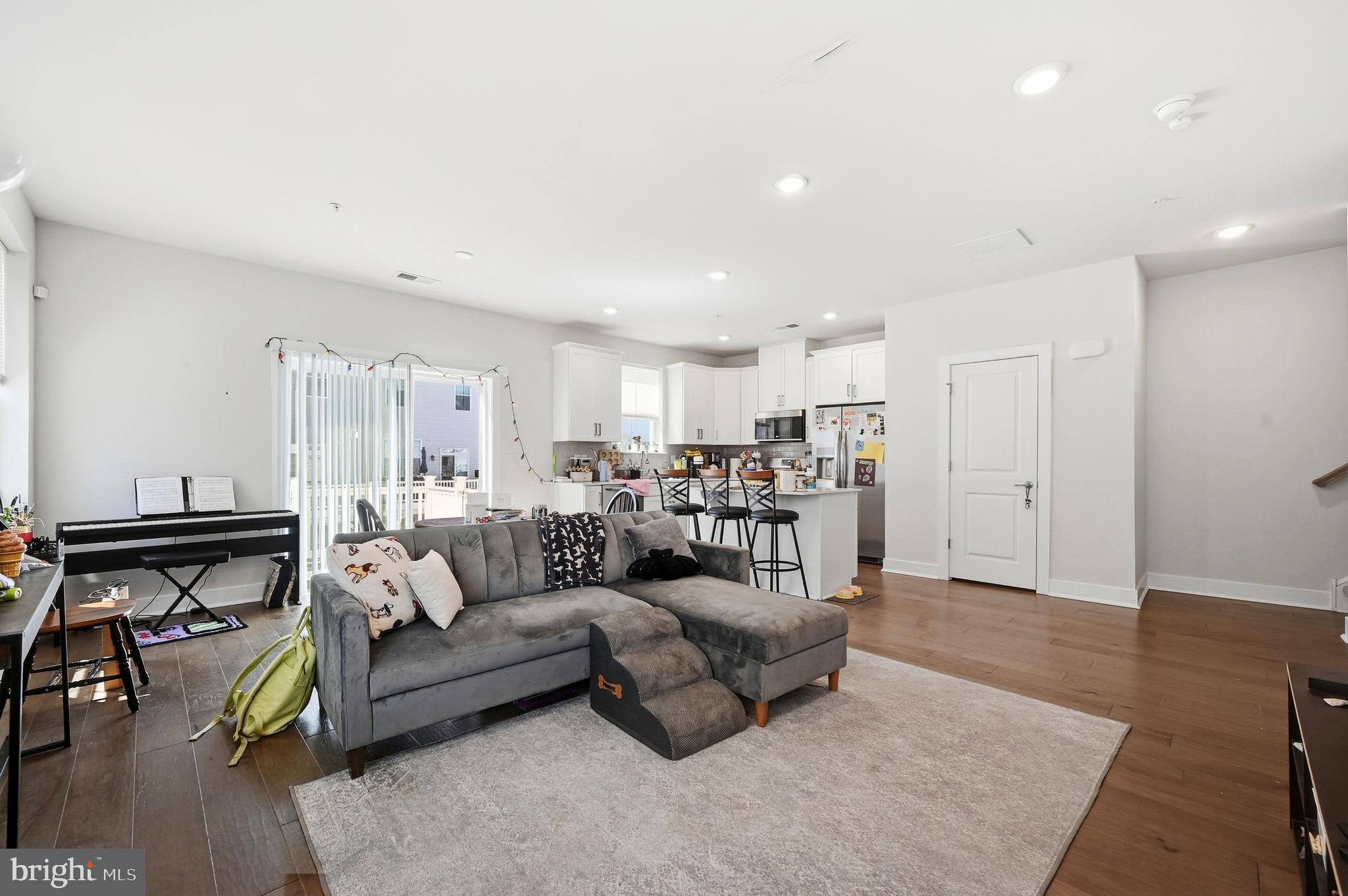 STEELPOINTE - Residential