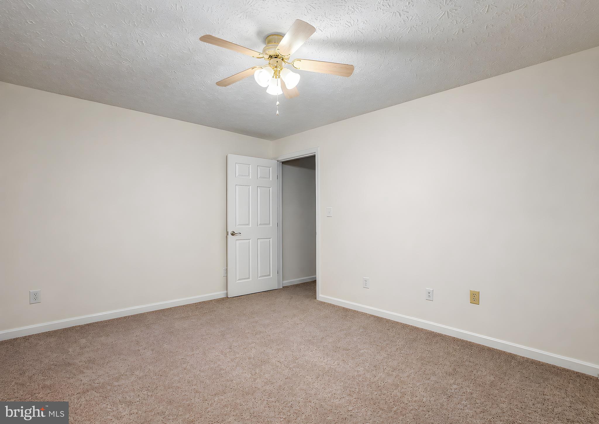 HICKORY HILLS SOUTH - Residential