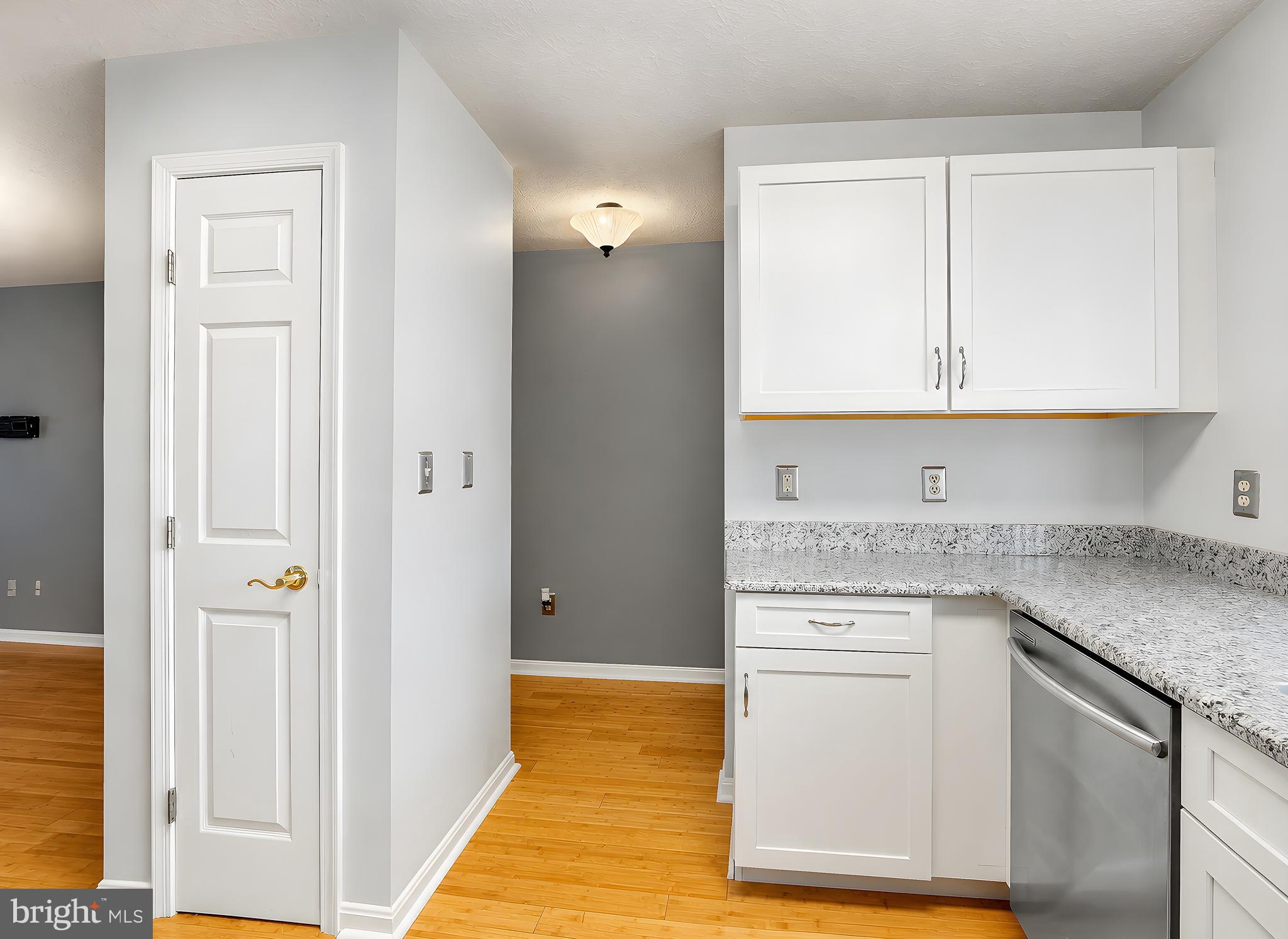 HICKORY HILLS SOUTH - Residential