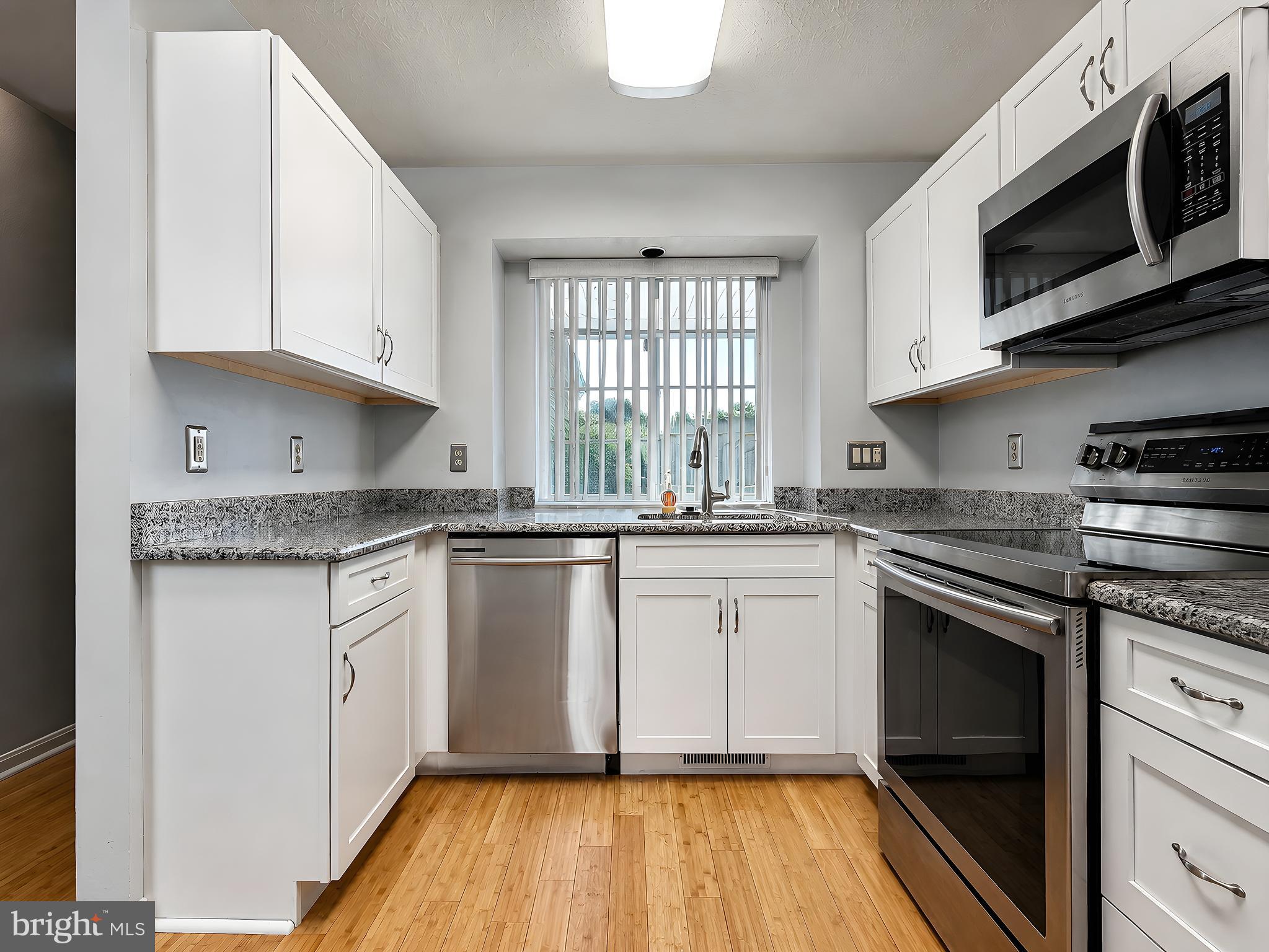 HICKORY HILLS SOUTH - Residential