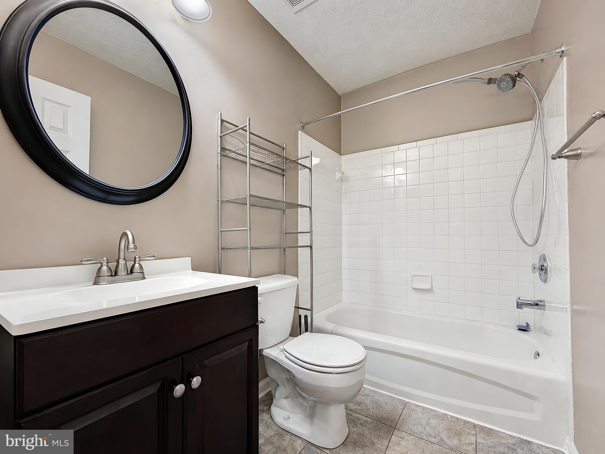 HICKORY HILLS SOUTH - Residential