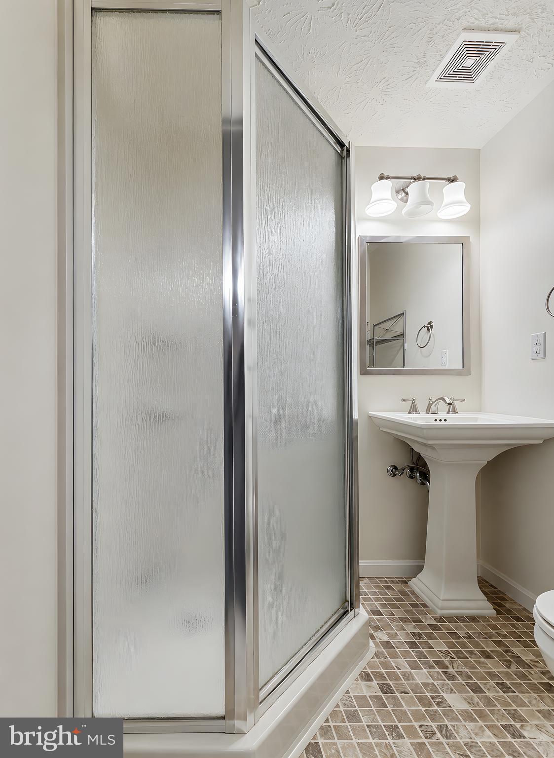 HICKORY HILLS SOUTH - Residential