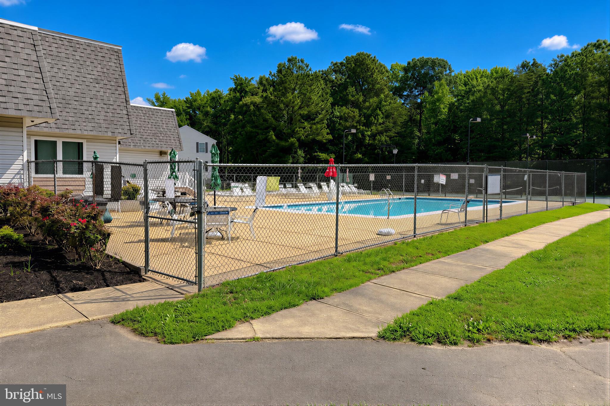 HICKORY HILLS SOUTH - Residential