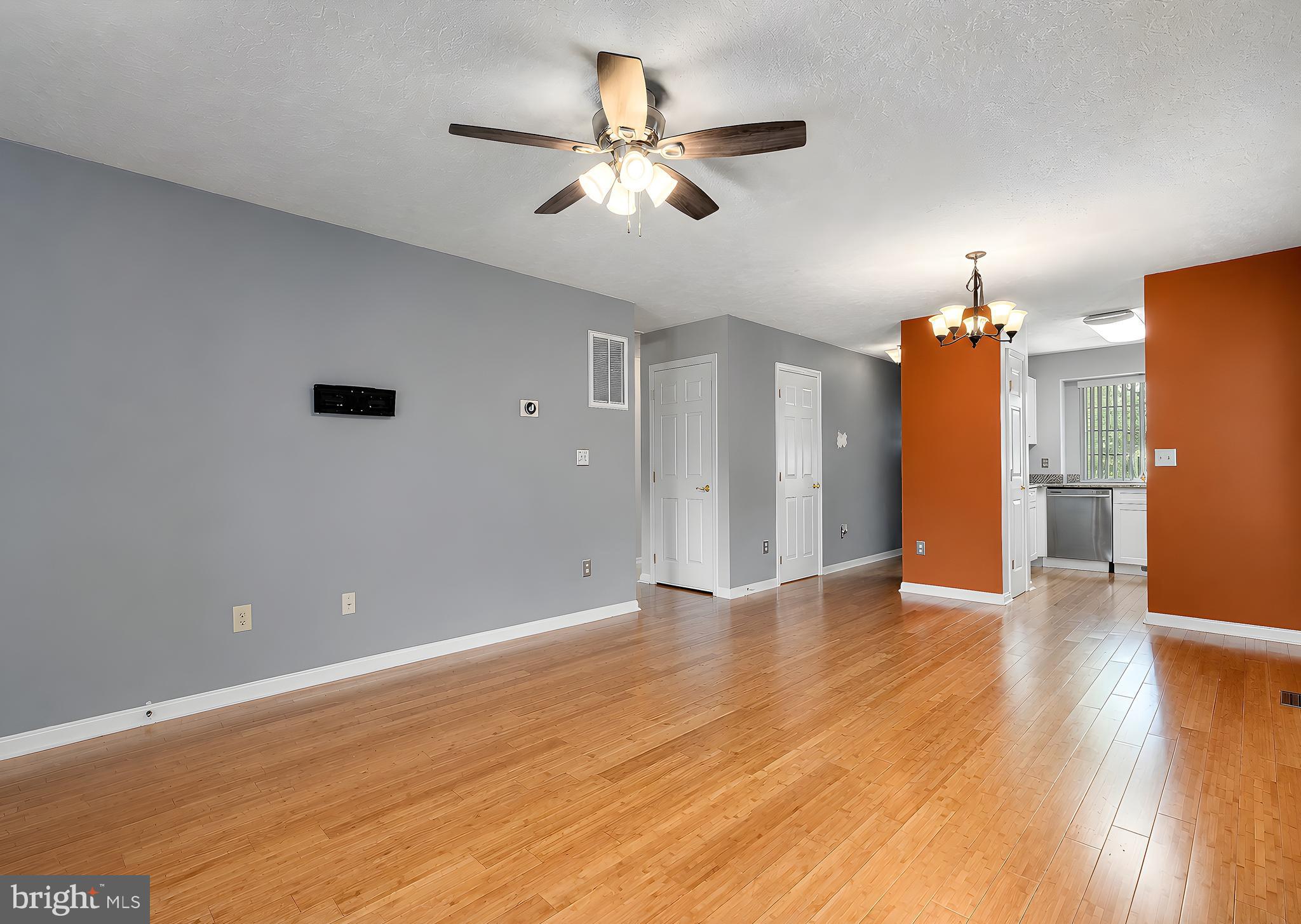 HICKORY HILLS SOUTH - Residential