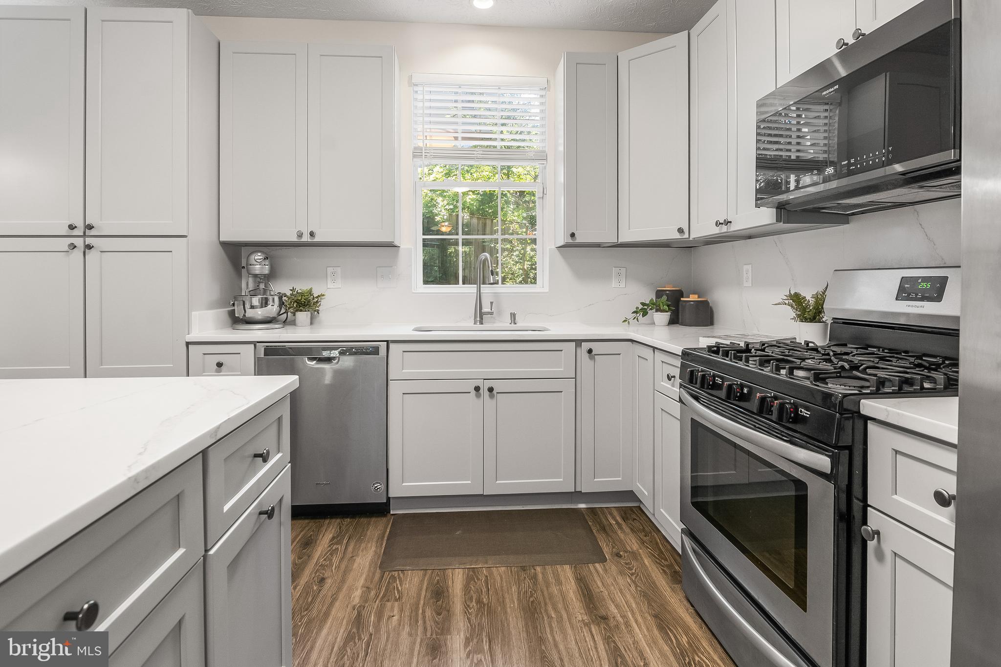 FOUR SEASONS ESTATES - Residential