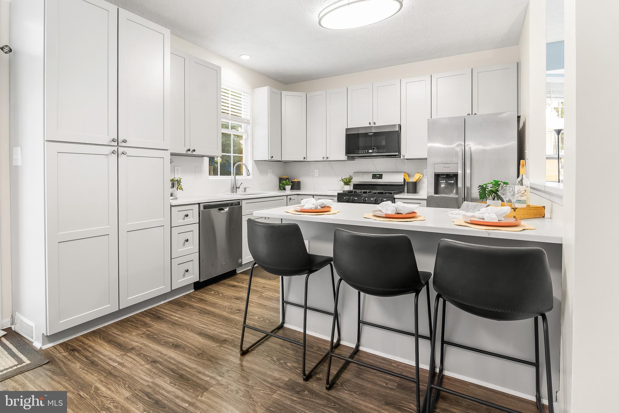 FOUR SEASONS ESTATES - Residential