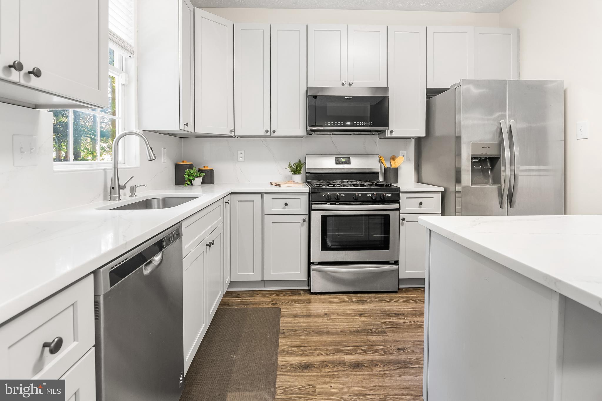 FOUR SEASONS ESTATES - Residential