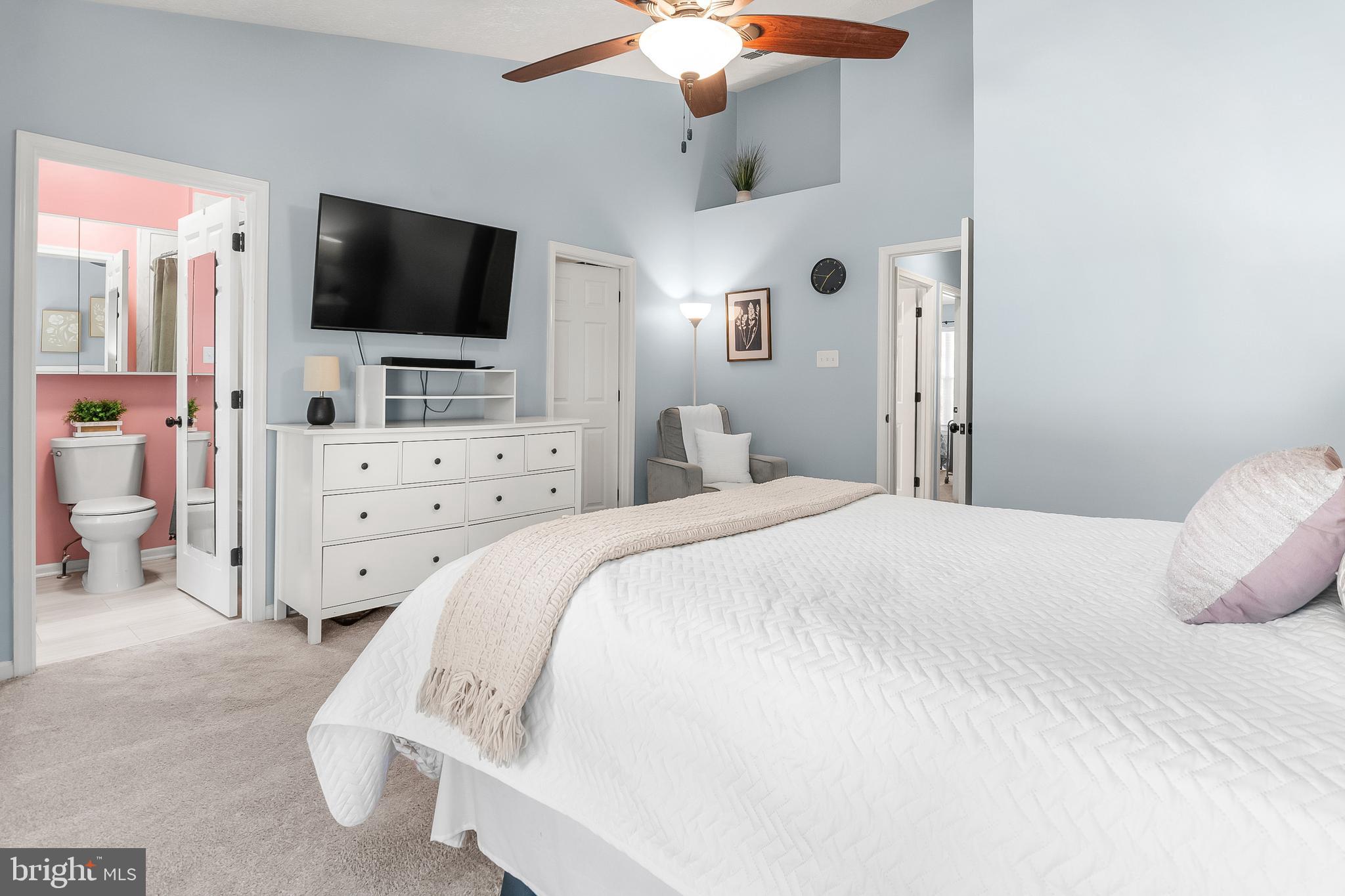FOUR SEASONS ESTATES - Residential
