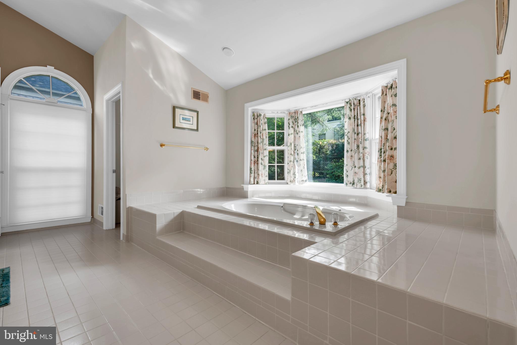FOX HILLS - Residential