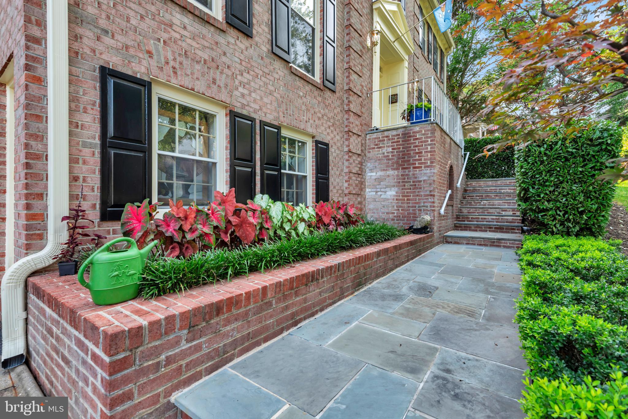 FOX HILLS - Residential