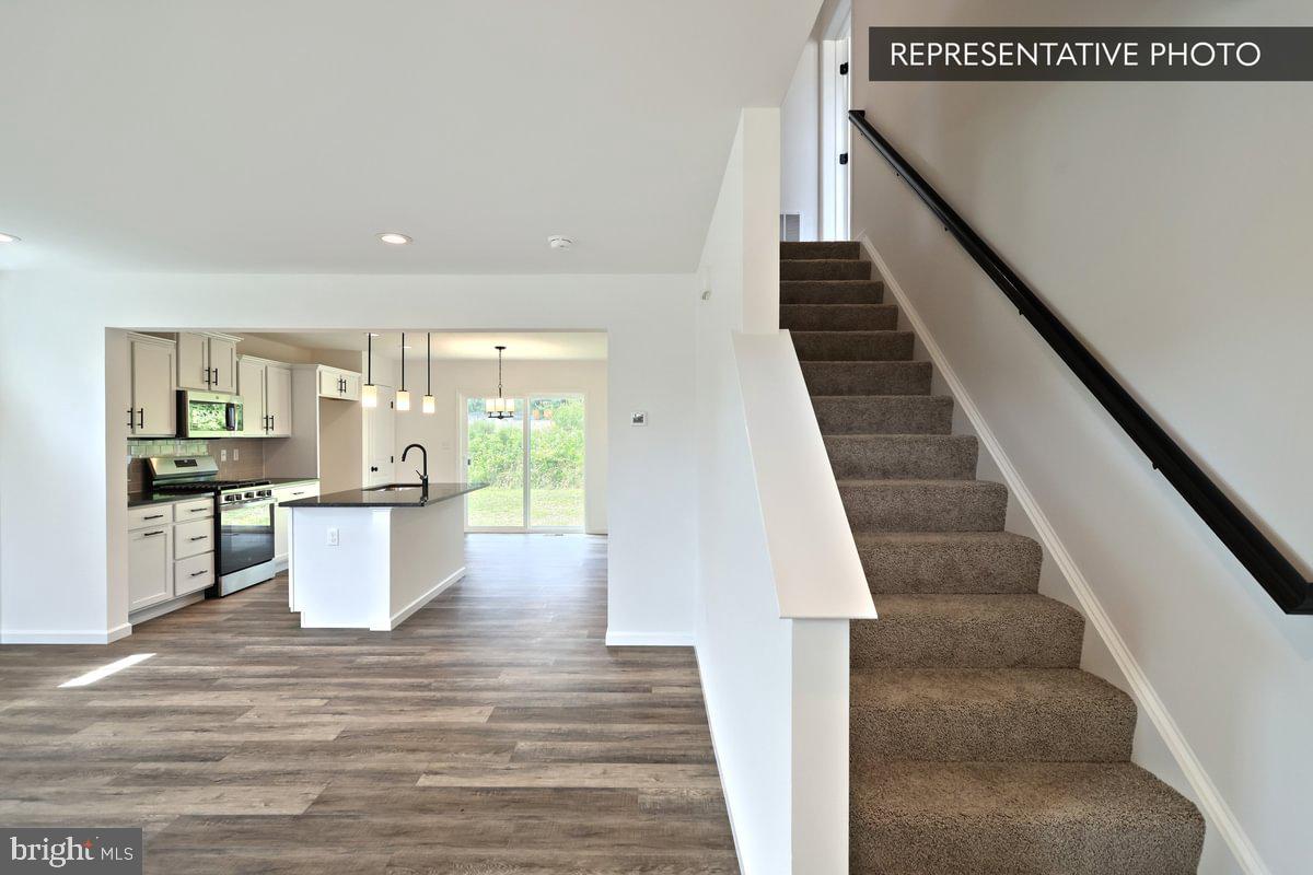HILLS AT VALLEY VIEW - Residential