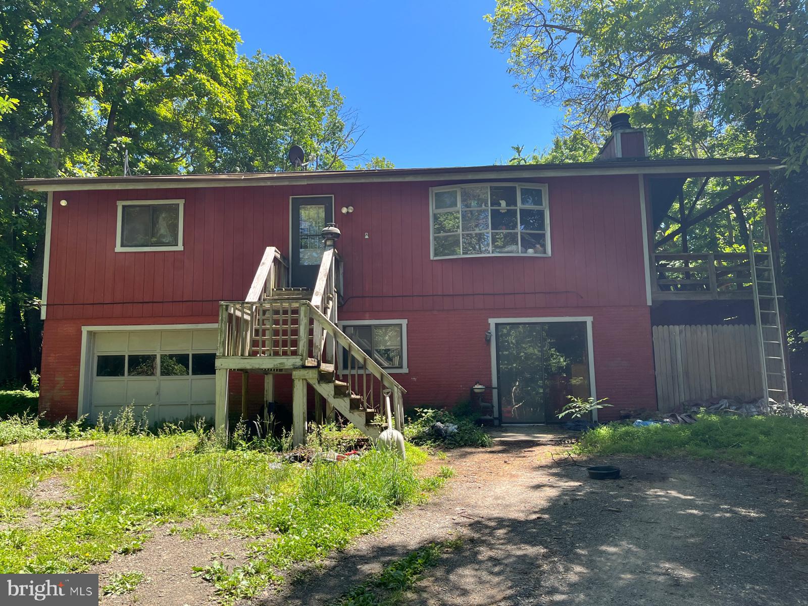 3 bedroom / 2 bath home in the sought-after Deerwood subdivision.  Would be great for flipping or primary home for someone who is handy with making repairs. Home most likely will not go conventual financing.  Cash or rehab financing only.  No drive byes, please contact agent to schedule an appointment.
