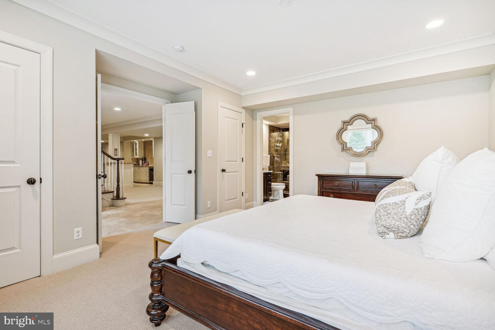ARLINGWOOD - Residential