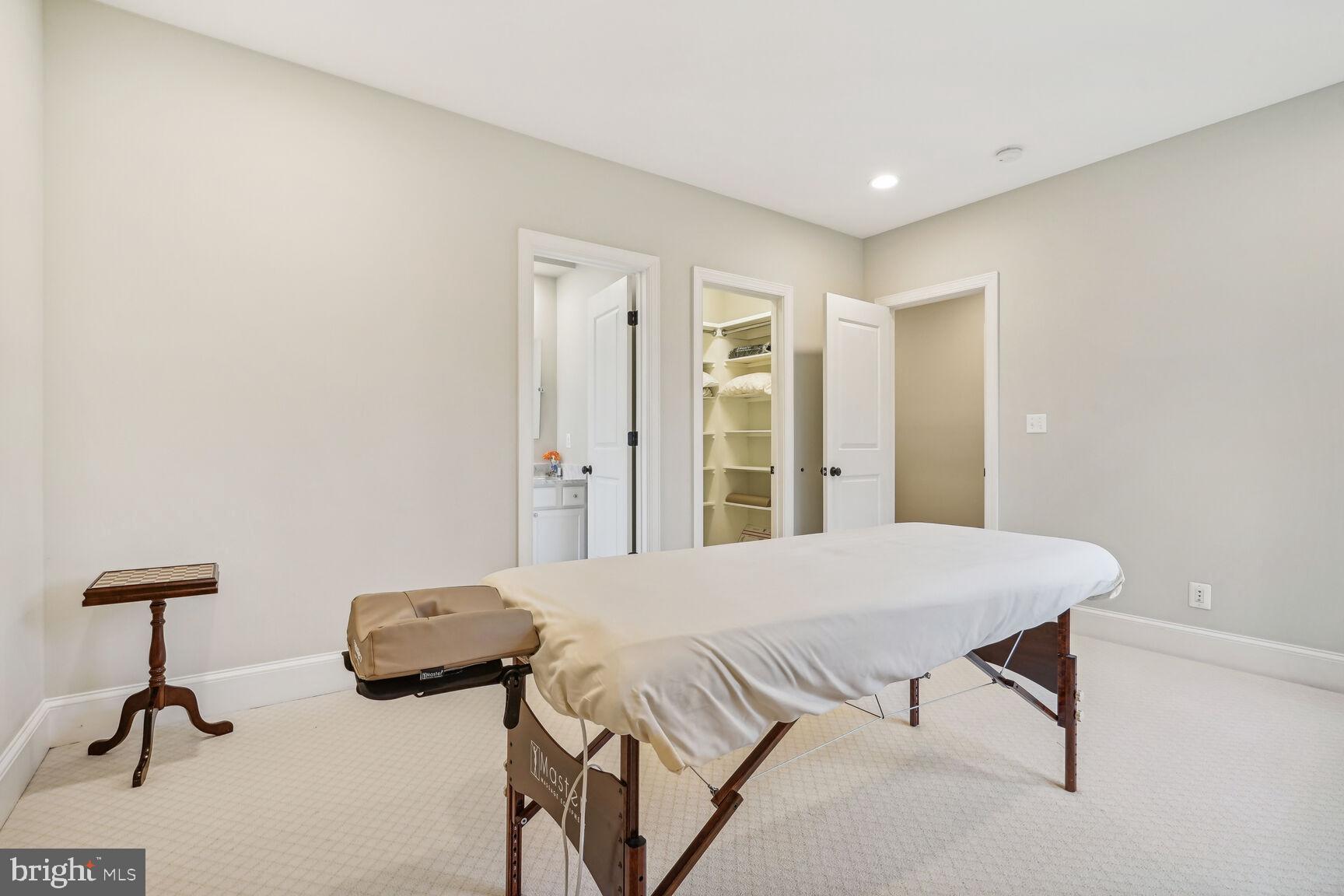 ARLINGWOOD - Residential