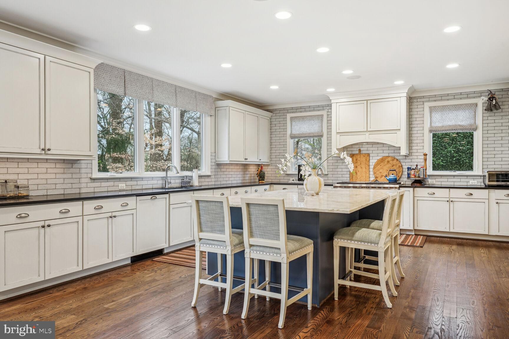 ARLINGWOOD - Residential