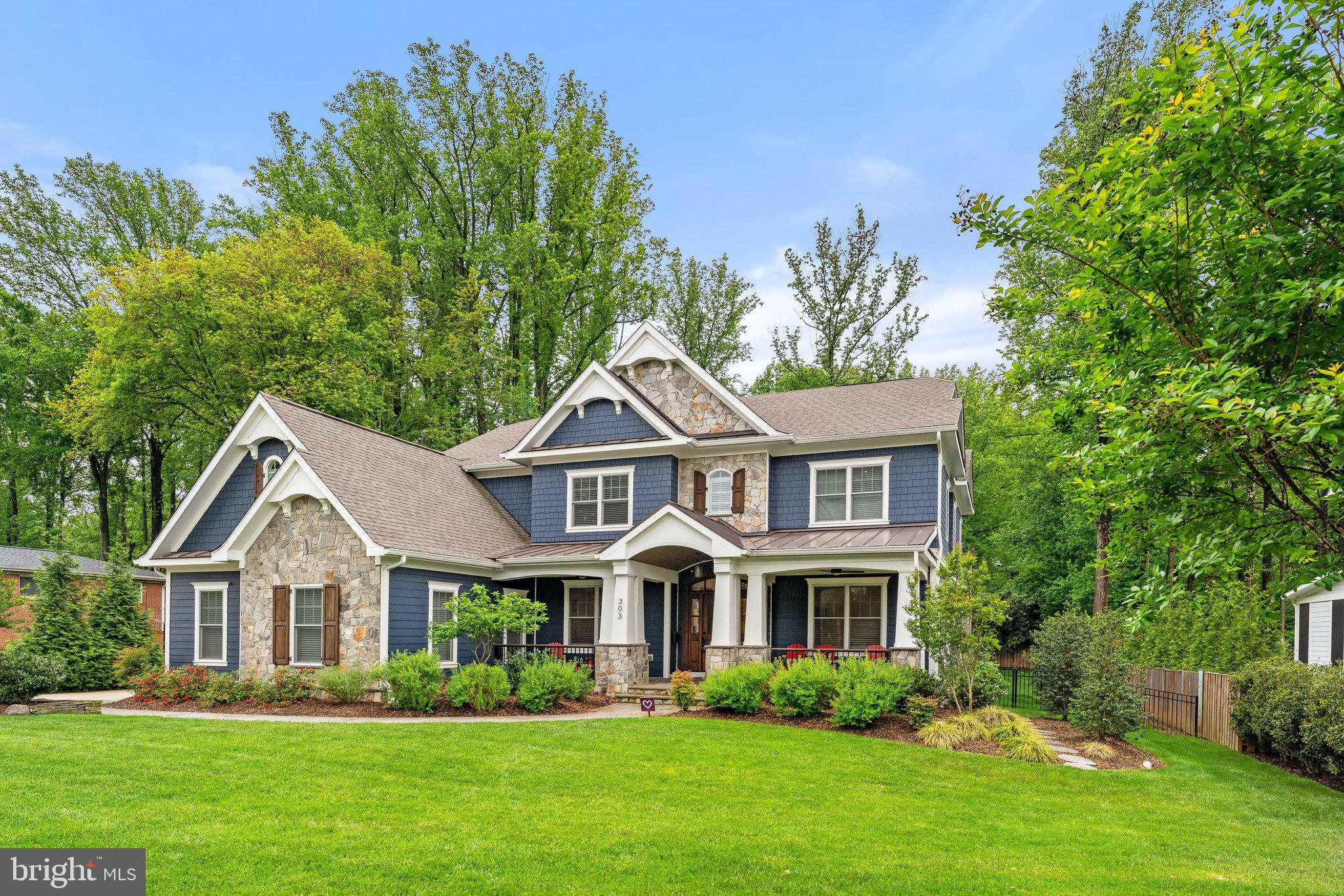 WESTBRIAR COUNTRY CLUB MANOR - Residential