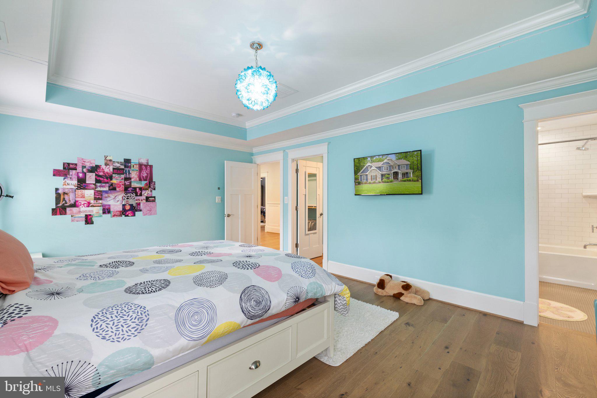 WESTBRIAR COUNTRY CLUB MANOR - Residential